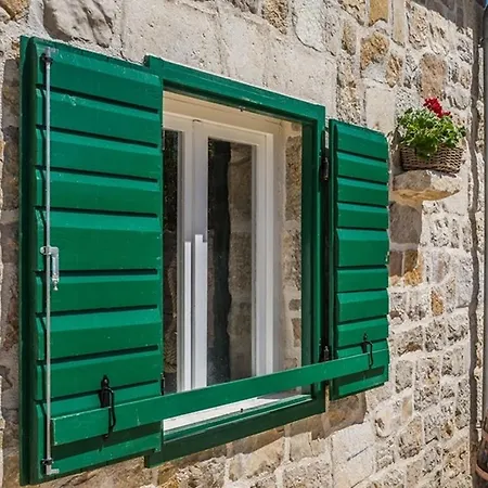 Lipa Willa Privlaka (Zadar)