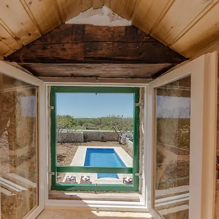 Lipa Willa Privlaka (Zadar)